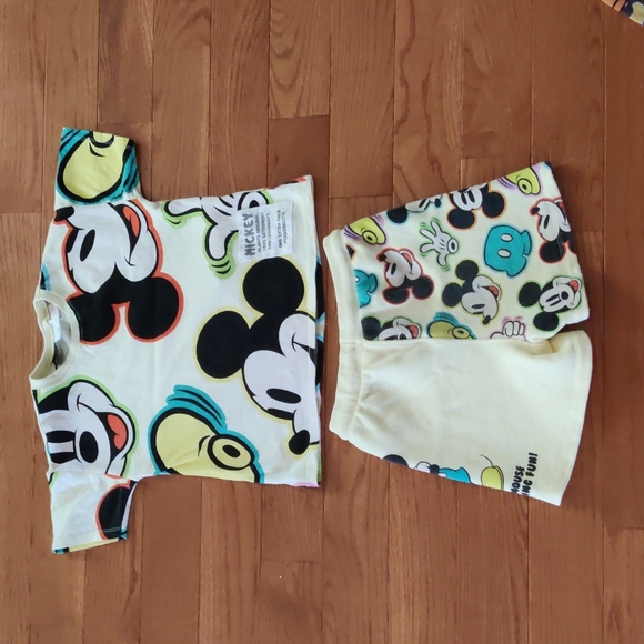 Super cute boys matching sets - Picture 3 of 7